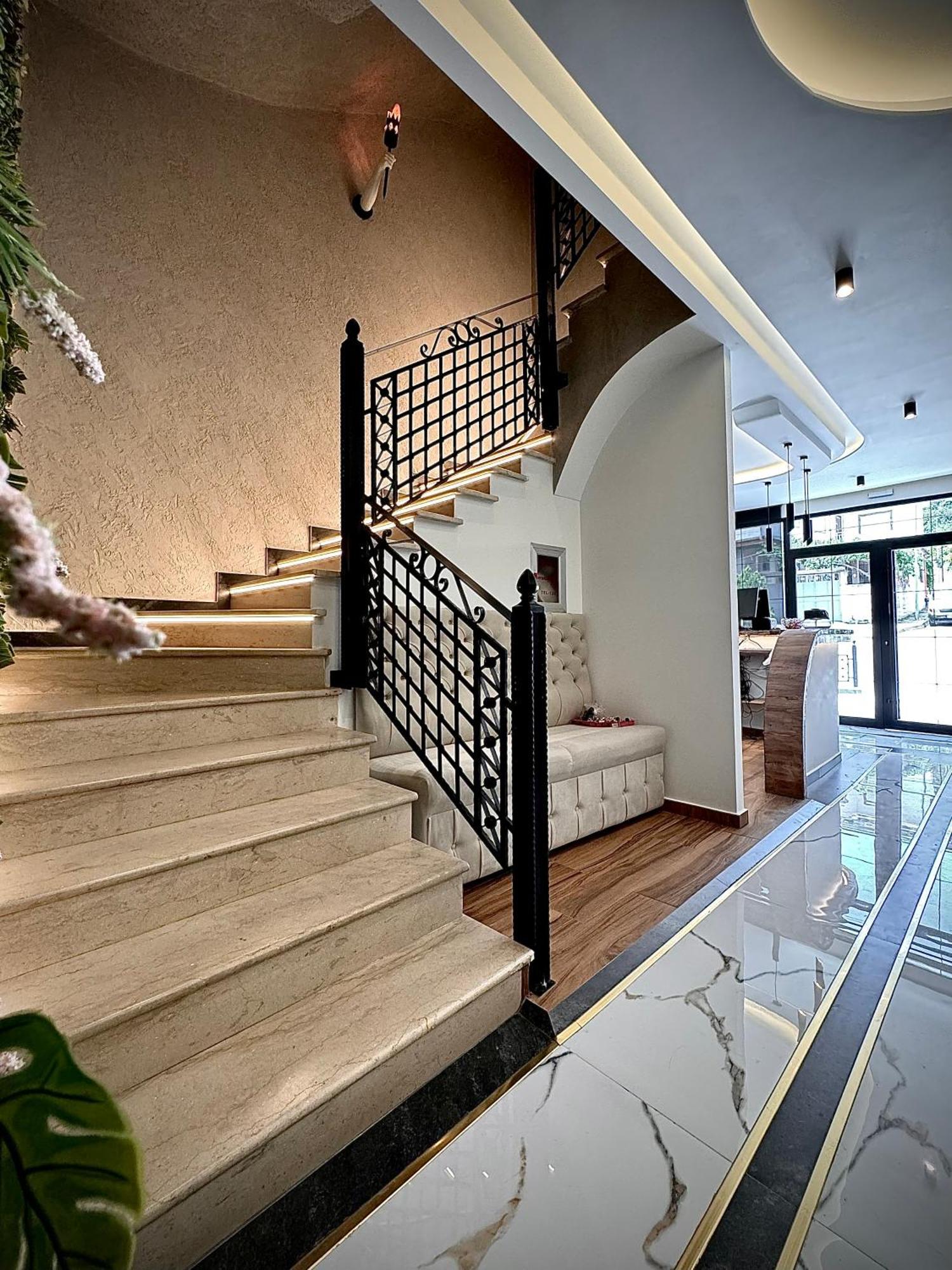 Boutique Hotel Empire Of Martin Гирокастра Экстерьер фото
