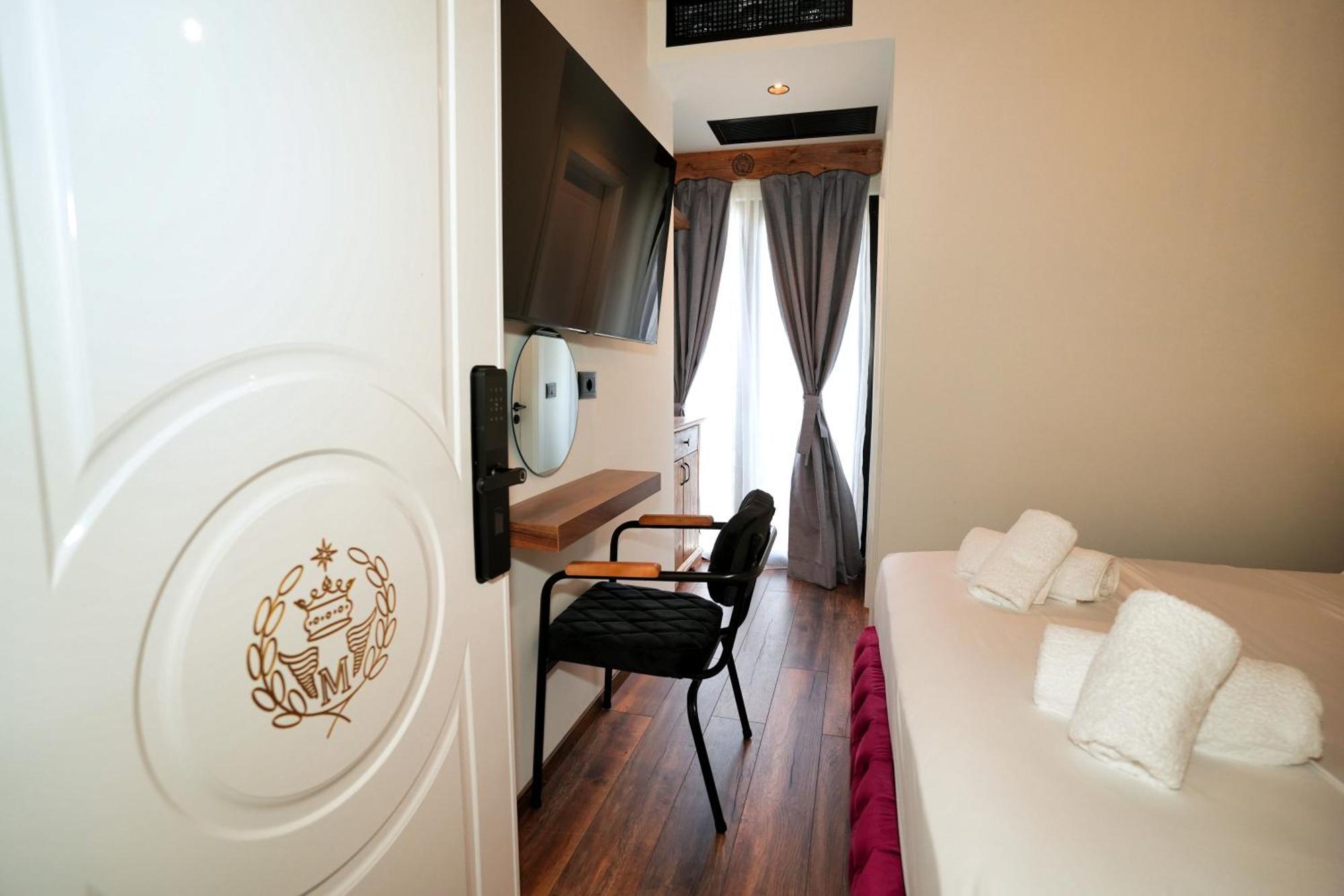 Boutique Hotel Empire Of Martin Гирокастра Экстерьер фото