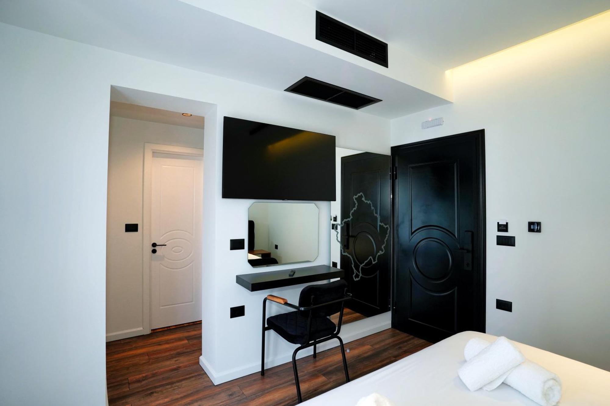 Boutique Hotel Empire Of Martin Гирокастра Экстерьер фото